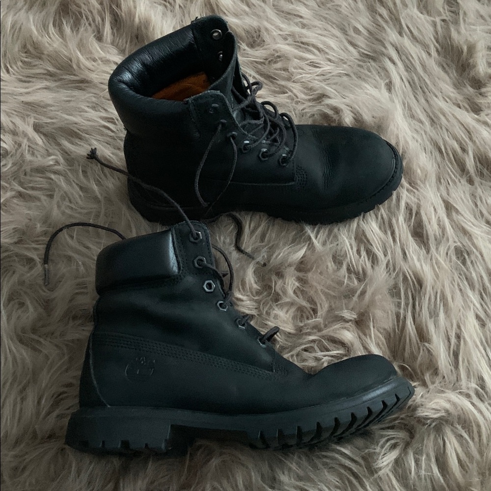 Woman’s black timberland boots size 7